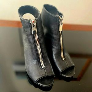 Nine West black Wedges Size 8.5